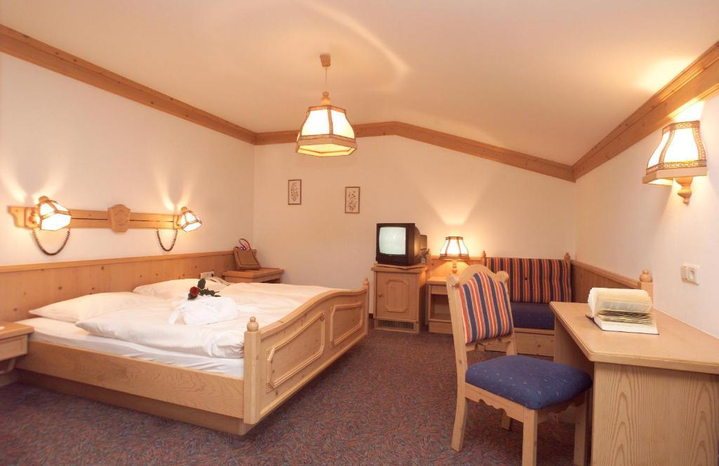 Hotel Tauernhof Kaprun Oda fotoğraf