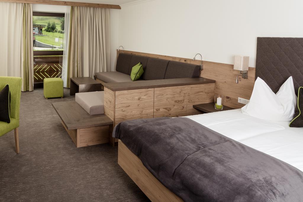 Hotel Tauernhof Kaprun Oda fotoğraf